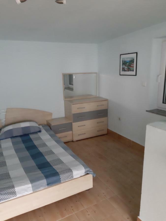 Apartments Lina คาร์โลบัก ภายนอก รูปภาพ